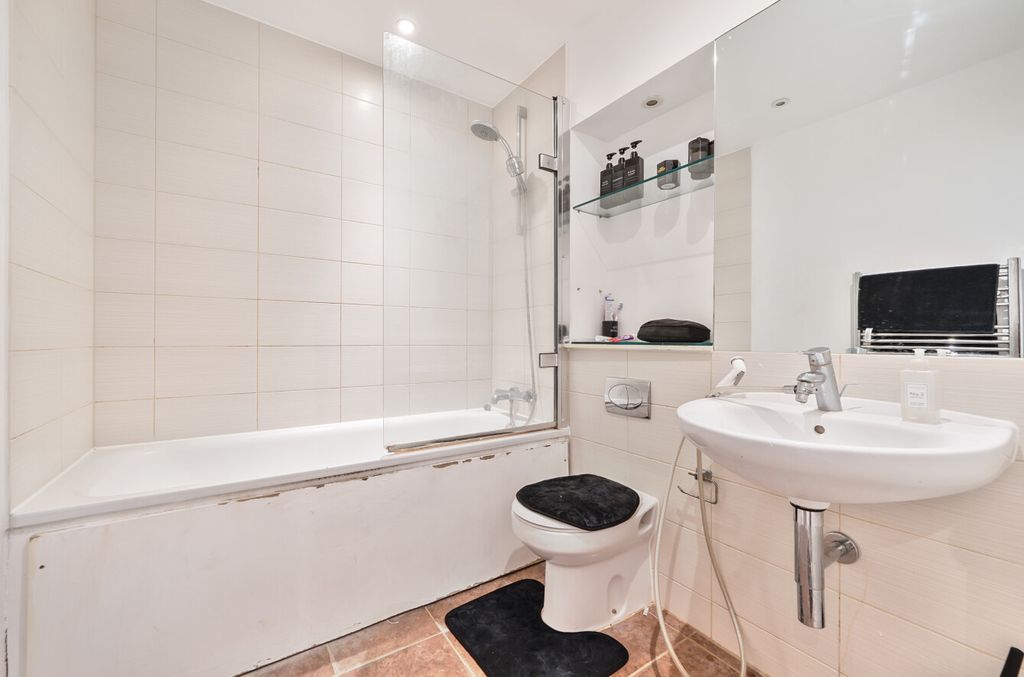 Additional image 8 of 2 bed flat for saleCross Street, Portsmouth PO1