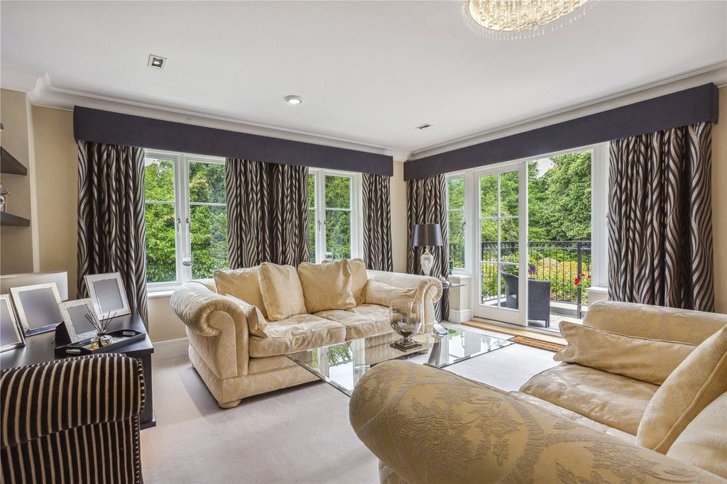 Additional image 4 of 3 bed flat for saleDevenish Road, Ascot, Berkshire SL5