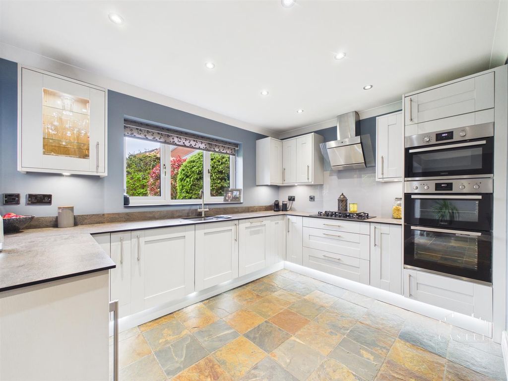 Additional image 3 of 5 bed detached house for saleLychgate Close, Burbage, Hinckley LE10