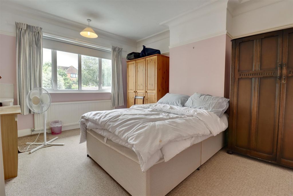 Additional image 11 of 4 bed property for saleHavant Road, Farlington, Portsmouth PO6