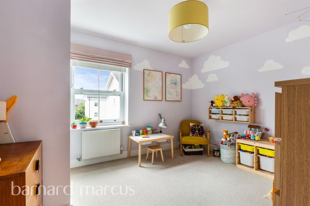 Additional image 7 of 2 bed flat for salePondside Avenue, Worcester Park KT4