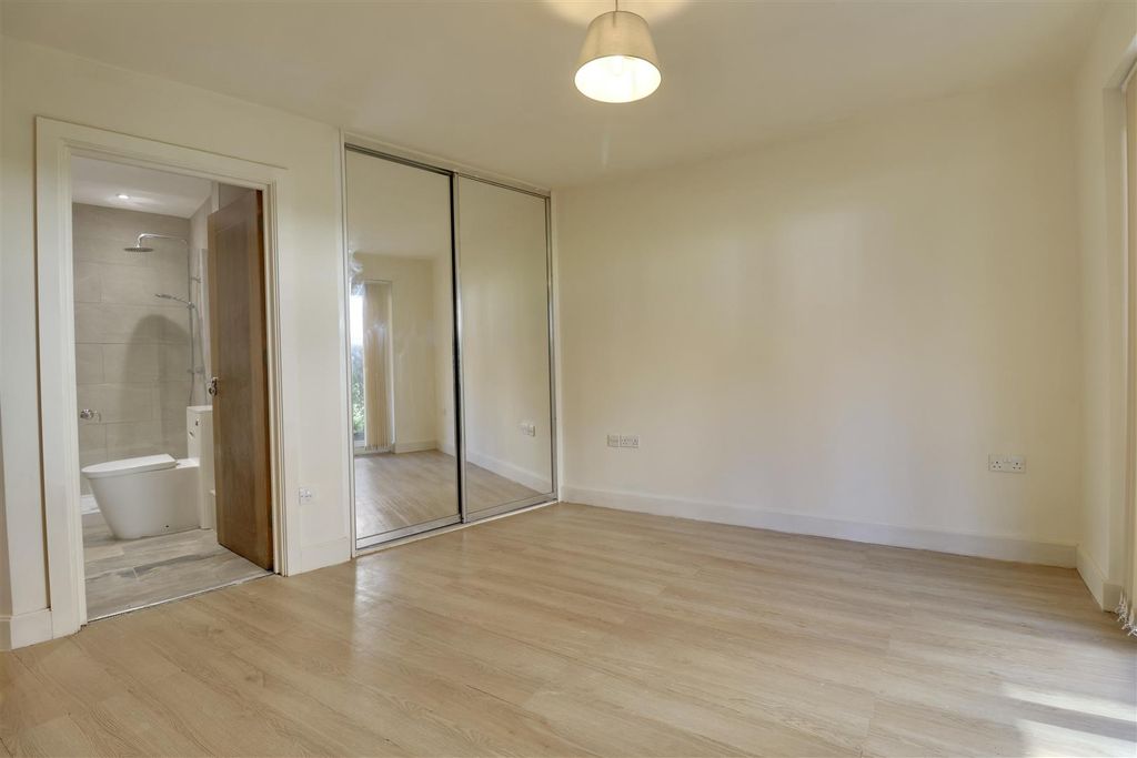 Additional image 10 of 1 bed flat for saleGunwharf Quays, Portsmouth PO1