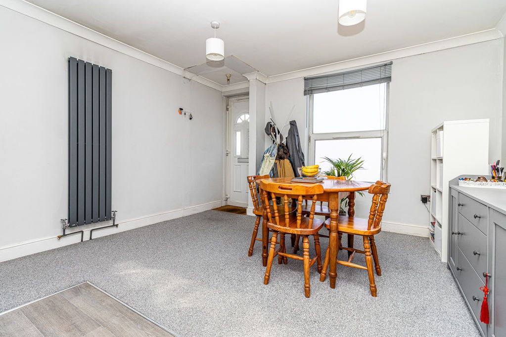 Additional image 8 of 2 bed flat for saleFawcett Road, Southsea PO4