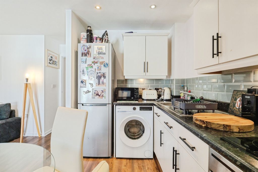 Additional image 18 of 2 bed flat for saleCobble Close, Barrow Upon Soar, Loughborough LE12
