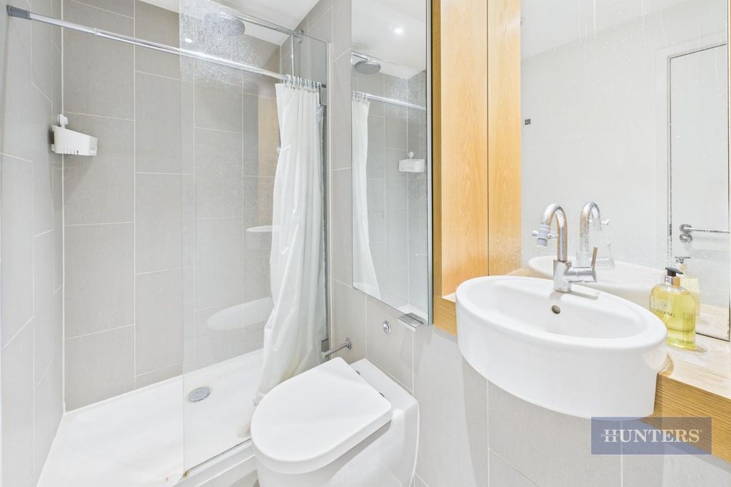 Additional image 8 of 2 bed flat for saleGuildhall Apartments, Park Walk, Southampton SO14