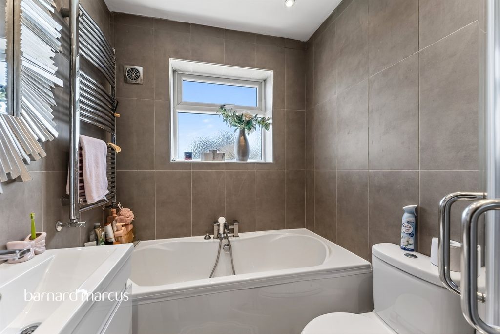 Additional image 19 of 4 bed terraced house for saleKingshill Avenue, Worcester Park KT4