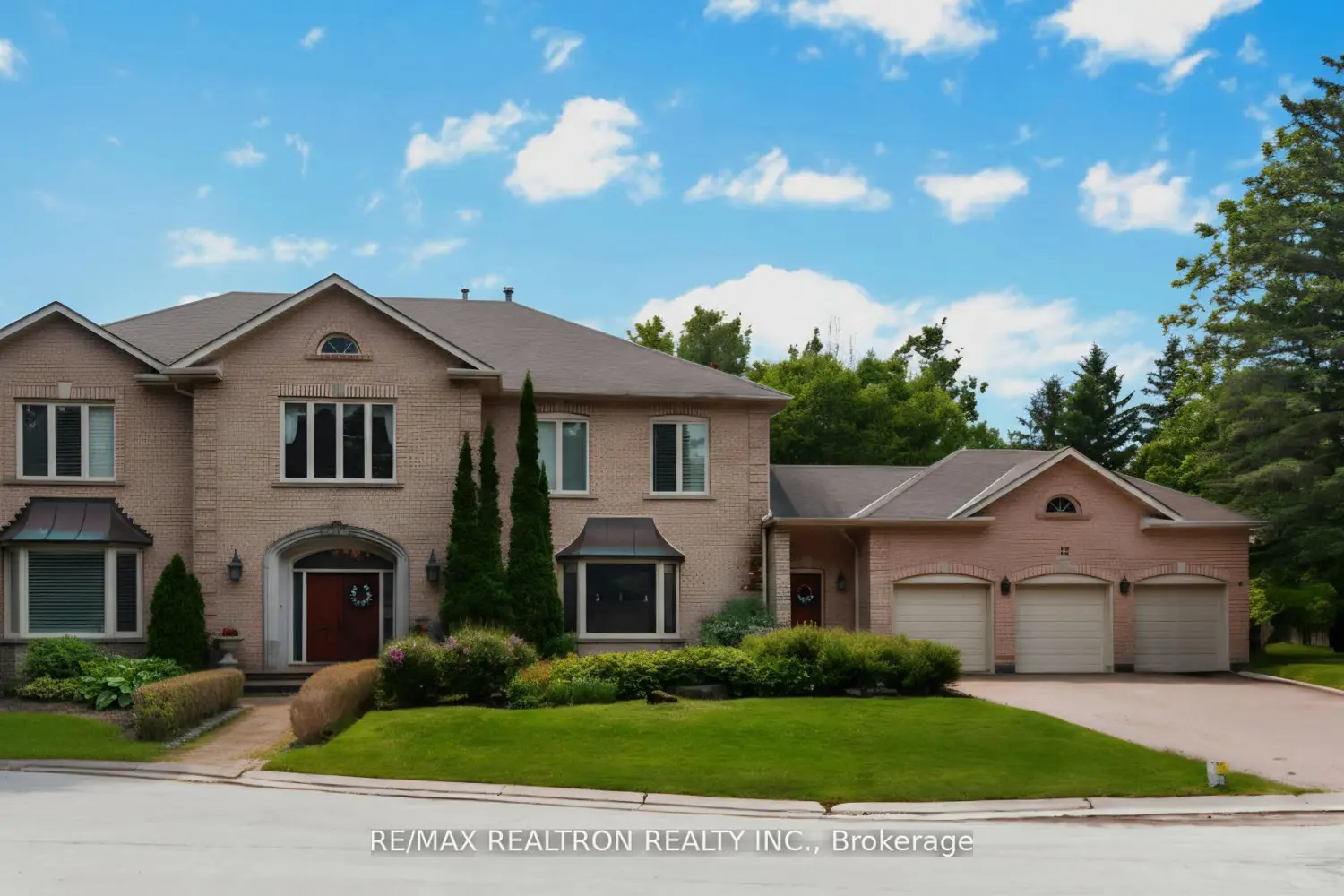 12 Moodie Drive