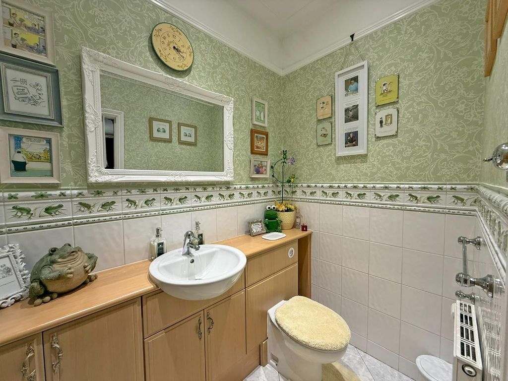 Additional image 17 of 4 bed property for saleClifford Grove, Ashford TW15
