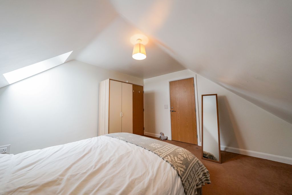 Additional image 10 of 2 bed flat for saleCheckland Road, Thurmaston, Leicestershire LE4