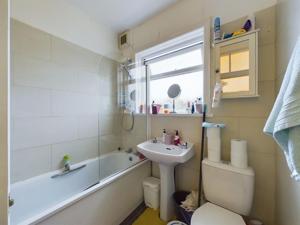 Additional image 8 of 2 bed flat for salePark Royal, Northern Parade, Portsmouth PO2