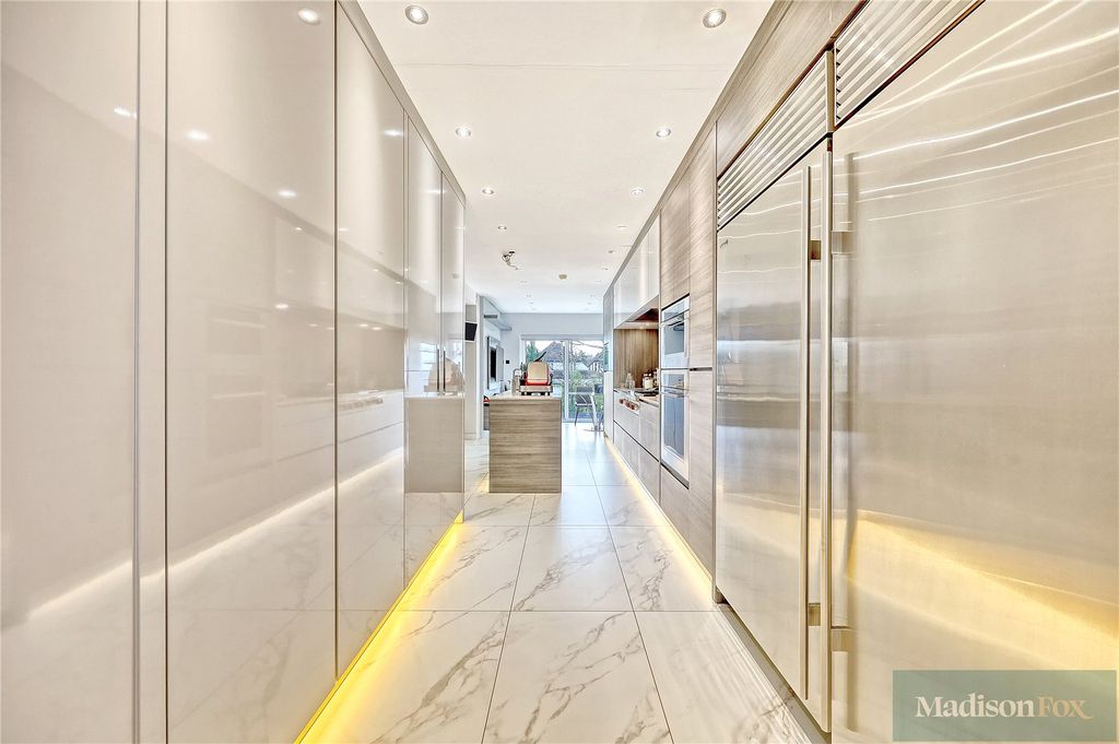 Additional image 13 of 5 bed detached house for saleThe Dell, Woodford Green IG8