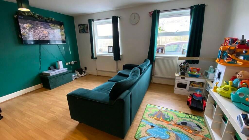 Additional image 2 of 2 bed flat for saleManor Park Avenue, Portsmouth PO3