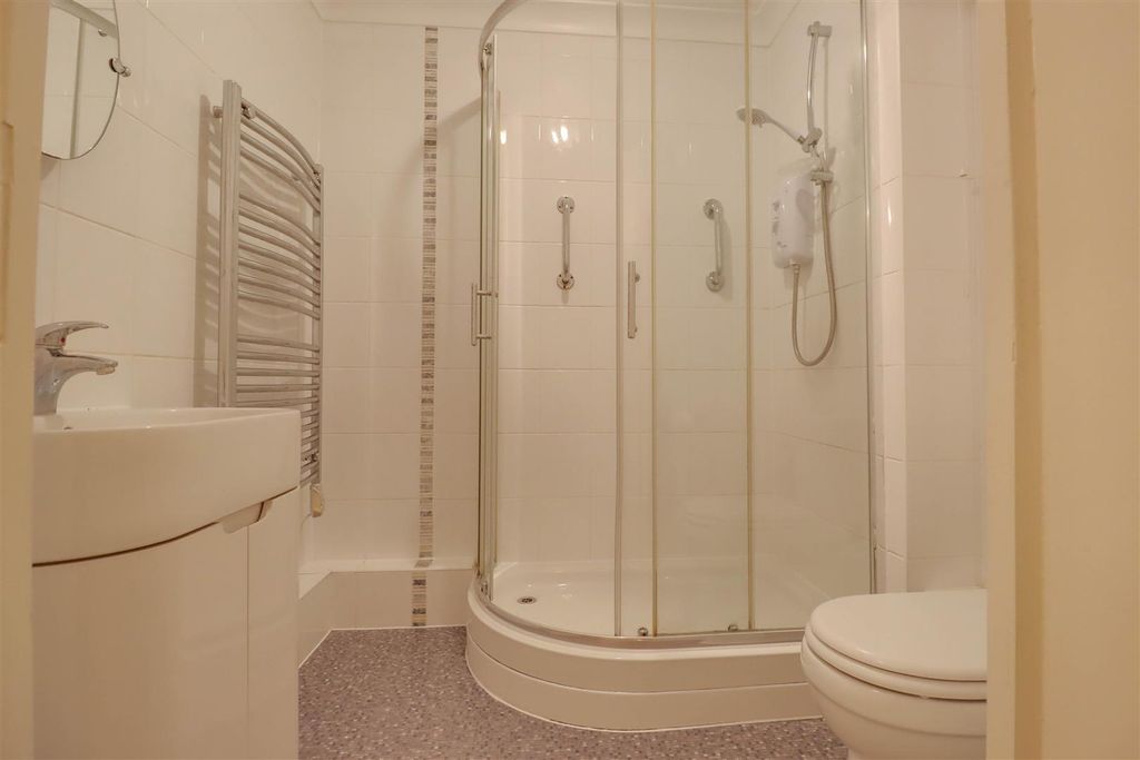 Additional image 9 of 2 bed flat for saleStilemans, Wickford SS11