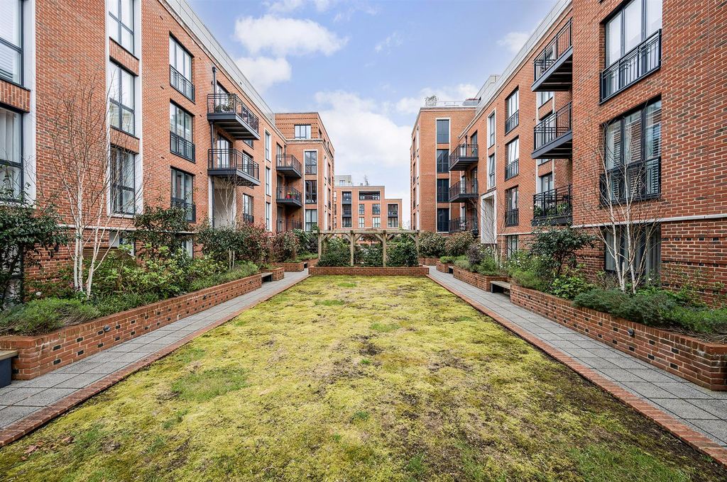 Additional image 21 of 2 bed flat for saleFellowes Rise, Winchester SO22