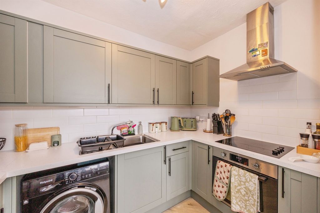 Additional image 7 of 1 bed flat for saleArundel Street, Portsmouth PO1