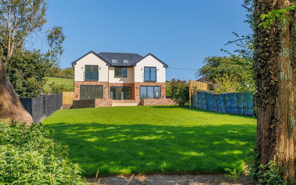 Additional image 23 of 5 bed property for saleBlackwater, Isle Of Wight PO30