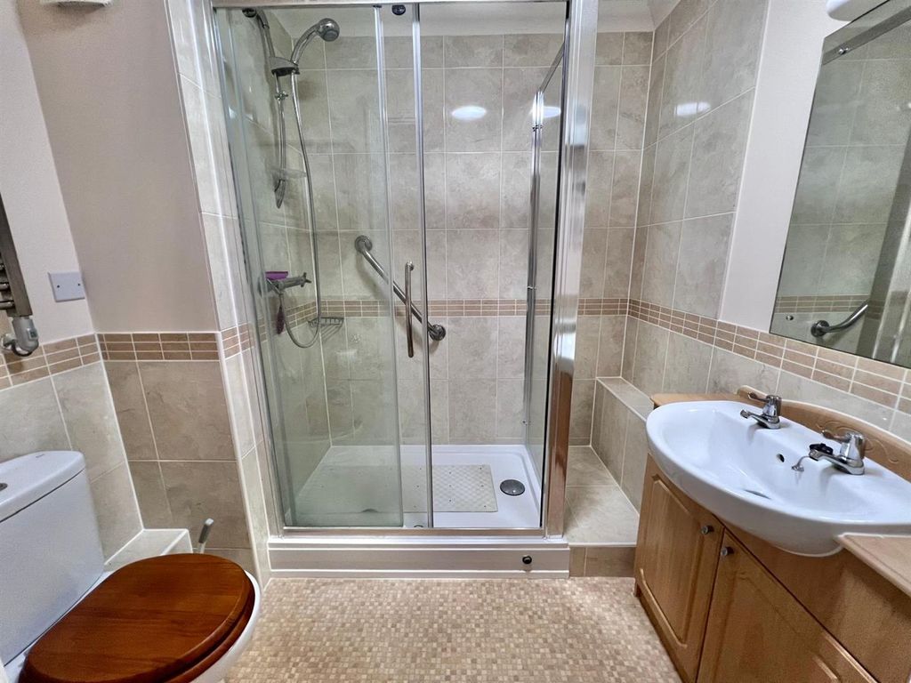 Additional image 2 of 1 bed flat for saleNewbury, Gillingham SP8