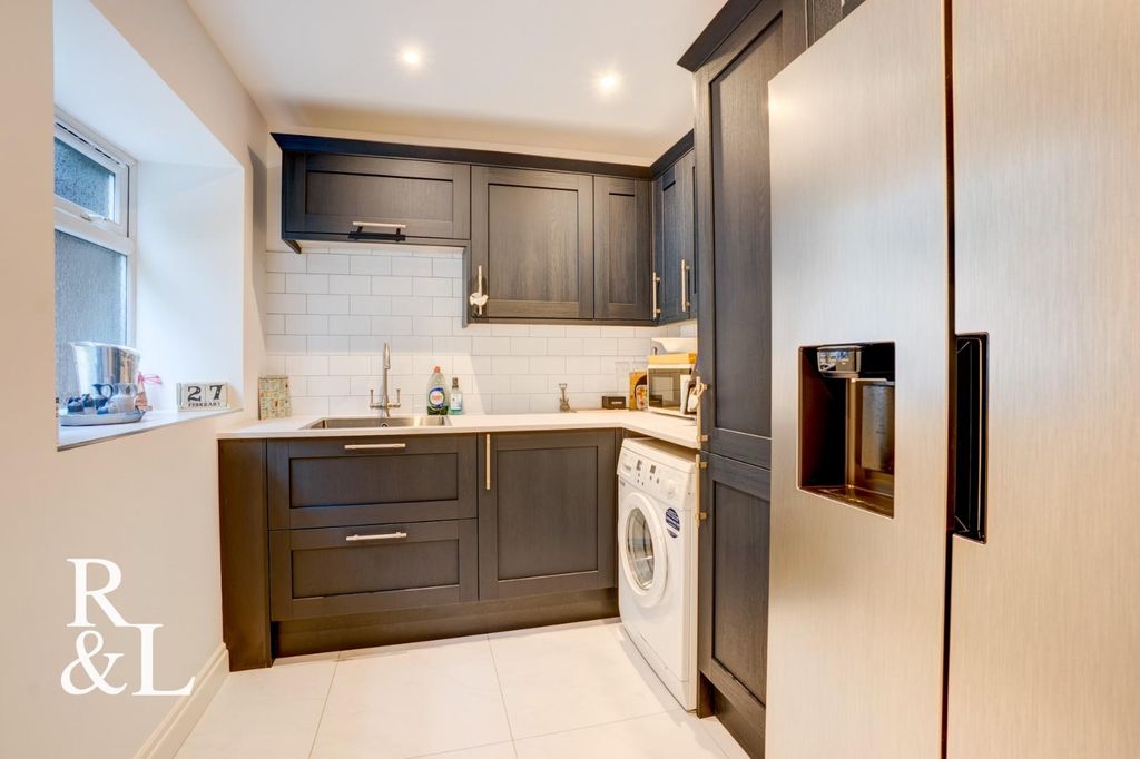 Additional image 7 of 4 bed detached house for saleYork Close, Measham, Swadlincote DE12