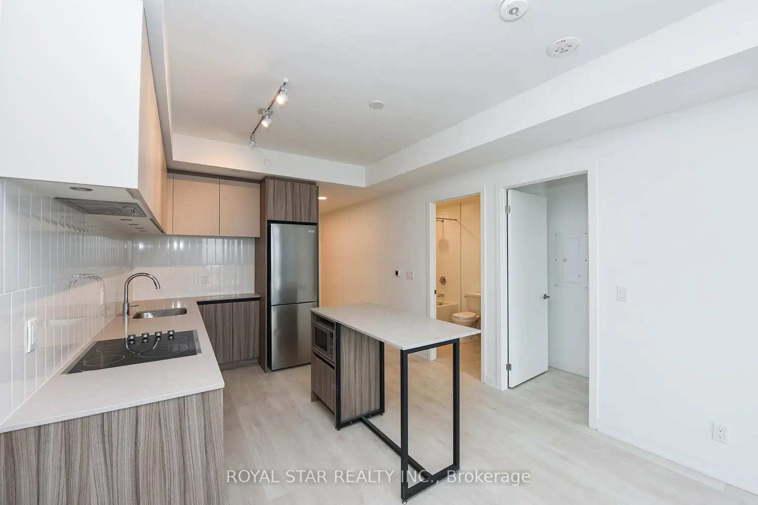 Additional image 4 of 7950 Bathurst Street 1502