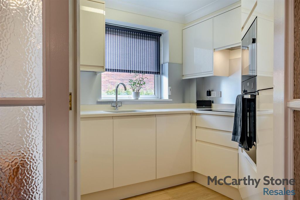 Additional image 3 of 1 bed flat for sale3 Medina Court, Old Westminster Lane, Newport, Isle Of Wight PO30
