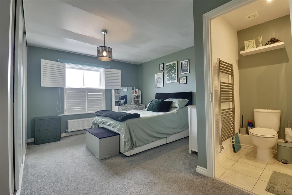 Additional image 7 of 4 bed town house for saleEast Shore Way, Portsmouth PO3