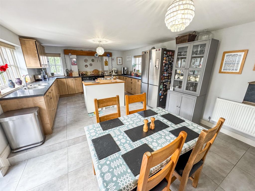 Additional image 18 of 5 bed detached house for saleRockingham Road, Cottingham, Market Harborough LE16
