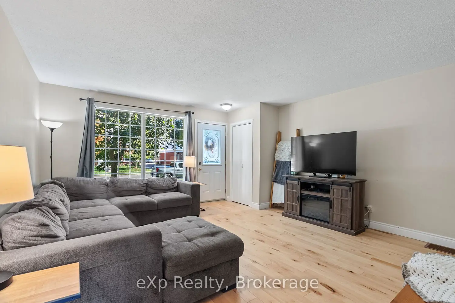 286 Dufferin Street photo 3