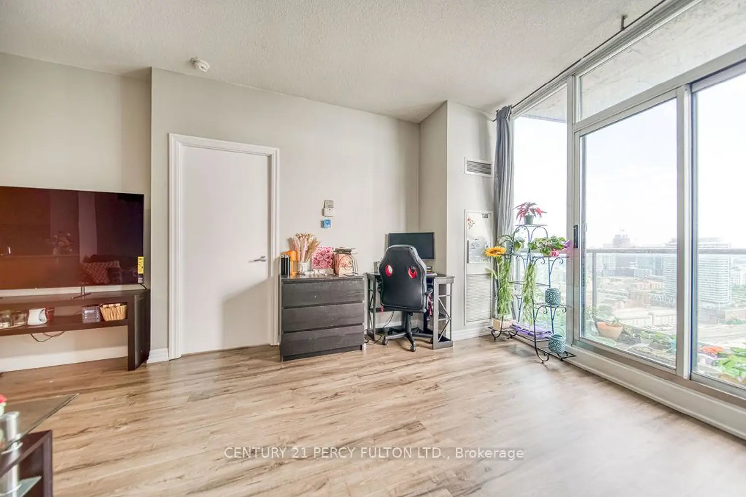 Additional image 3 of 16 Yonge Street 3407