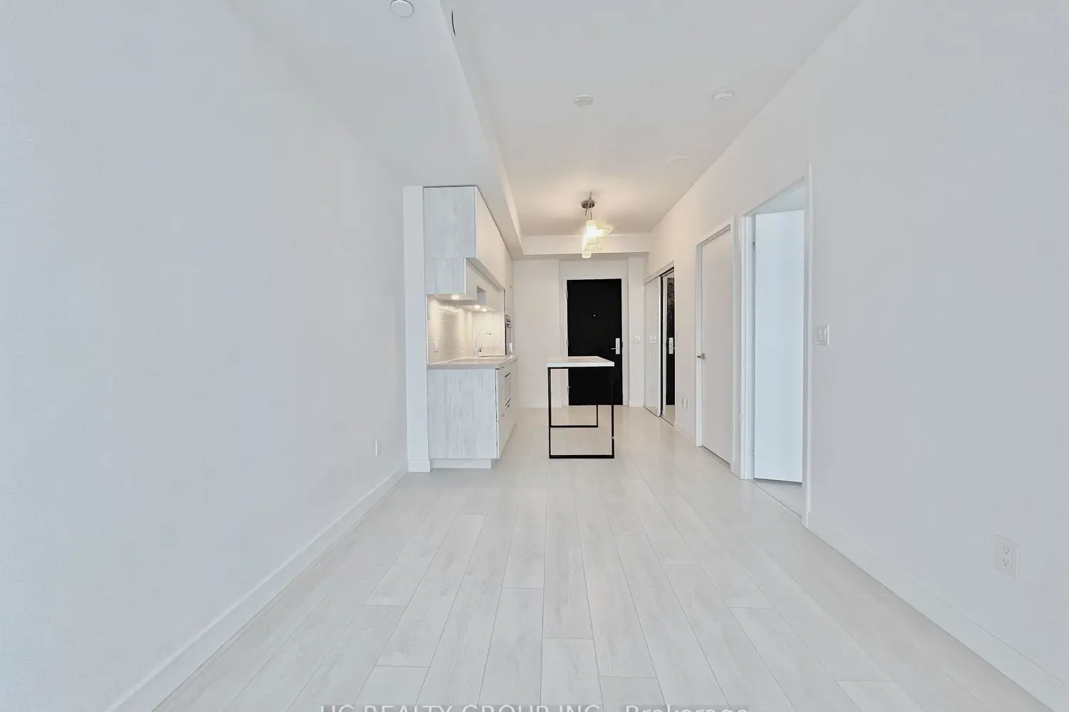 Additional image 10 of 8 Eglinton Avenue 5203