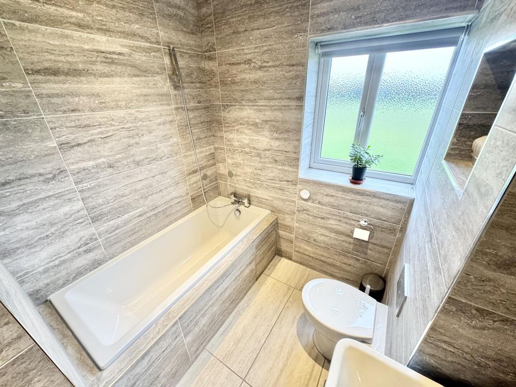 Additional image 18 of 5 bed detached house for saleCranmer Close, Blaby, Leicester LE8