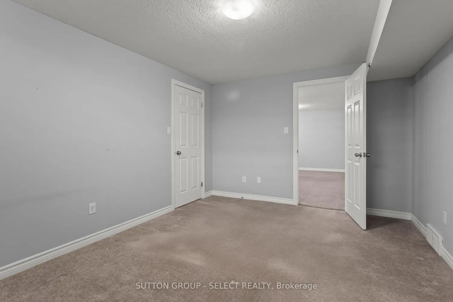 Additional image 16 of 2094 Denview Avenue