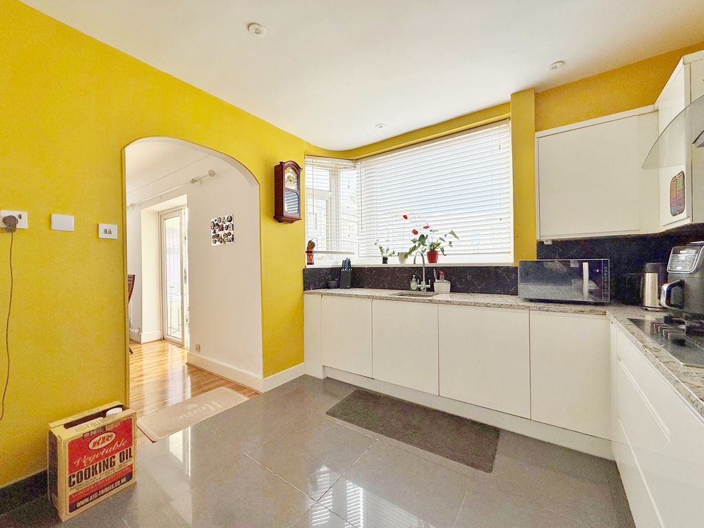 Additional image 12 of 3 bed detached house for saleLealand Road, Drayton, Portsmouth PO6