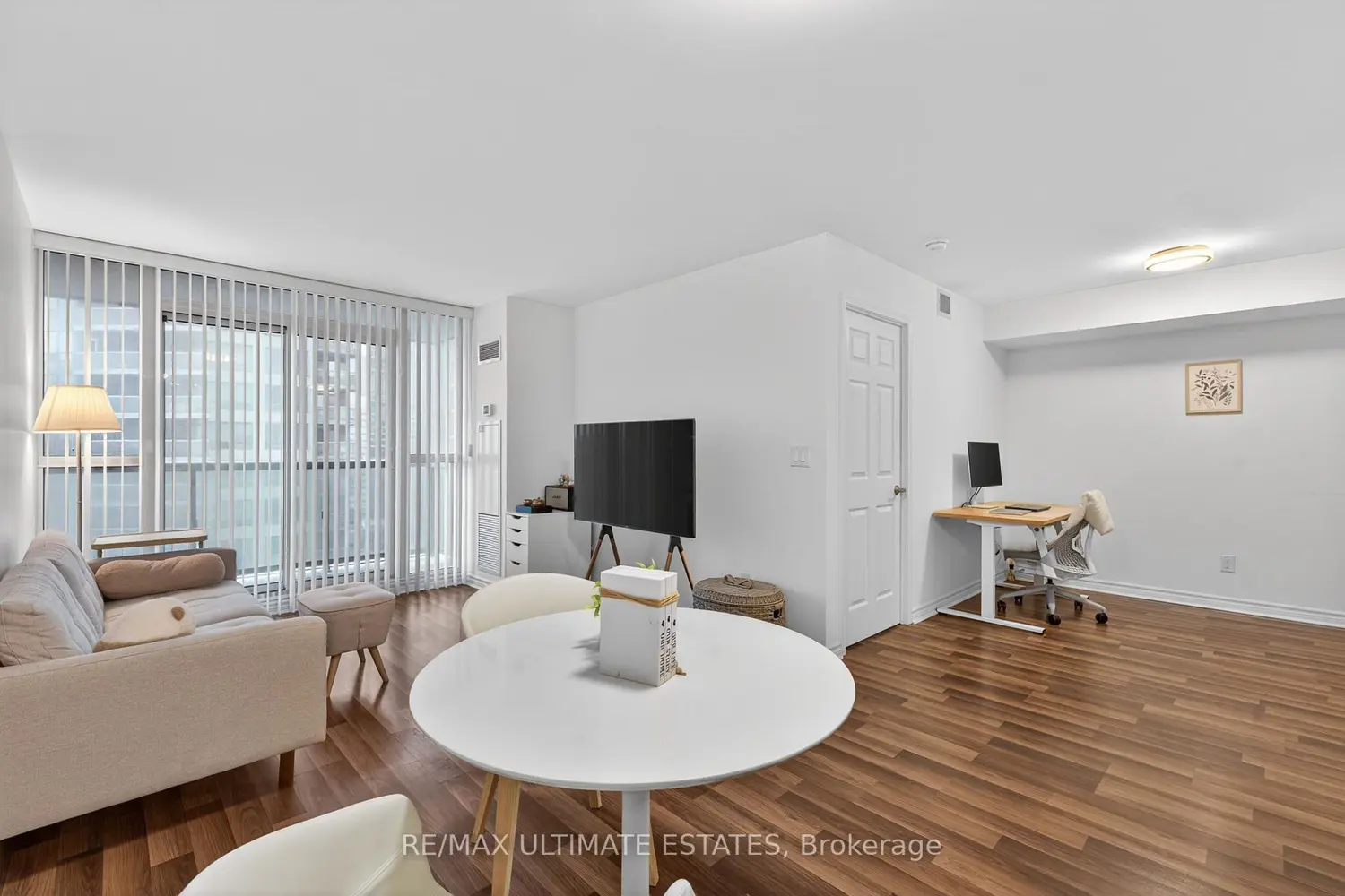 Additional image 6 of 19 Grand Trunk Crescent 2205