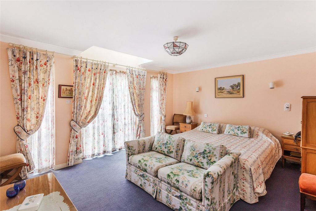 Additional image 14 of 5 bed detached house for saleHook Heath, Surrey GU22