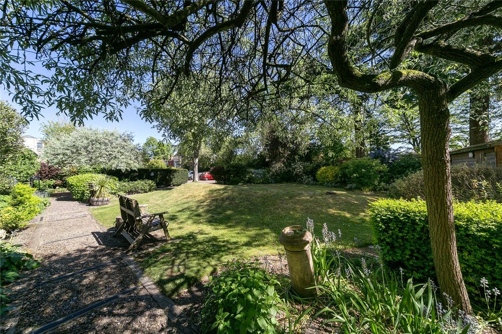 Additional image 7 of 3 bed maisonette for saleStuart Court, Richmond Hill, Richmond, Surrey TW10