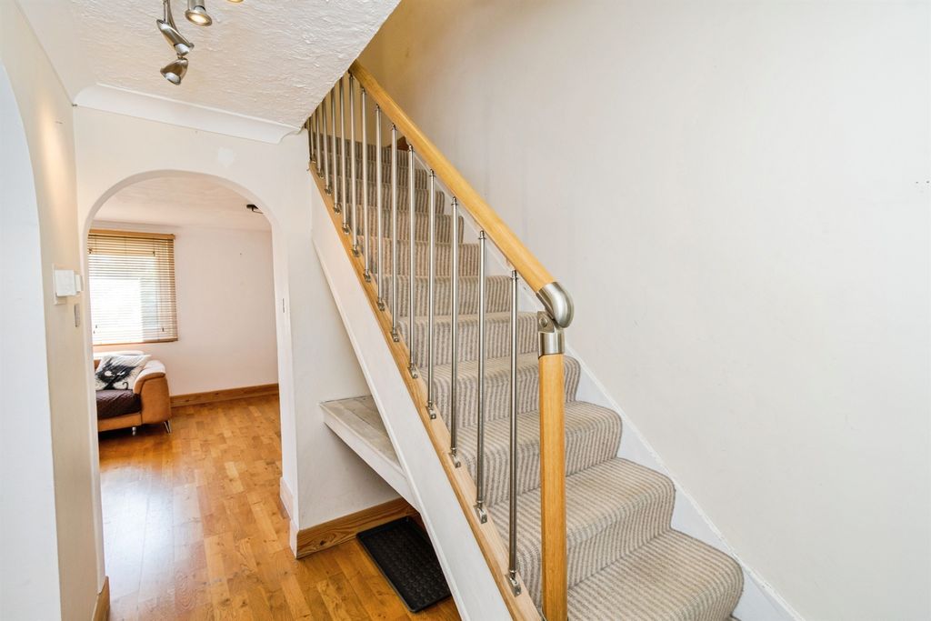 Additional image 8 of 2 bed flat for saleTaranto Road, Southampton SO16