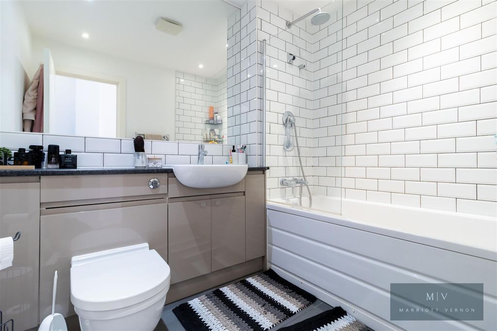 Additional image 2 of 1 bed flat for saleWhyteleafe Hill, Whyteleafe CR3