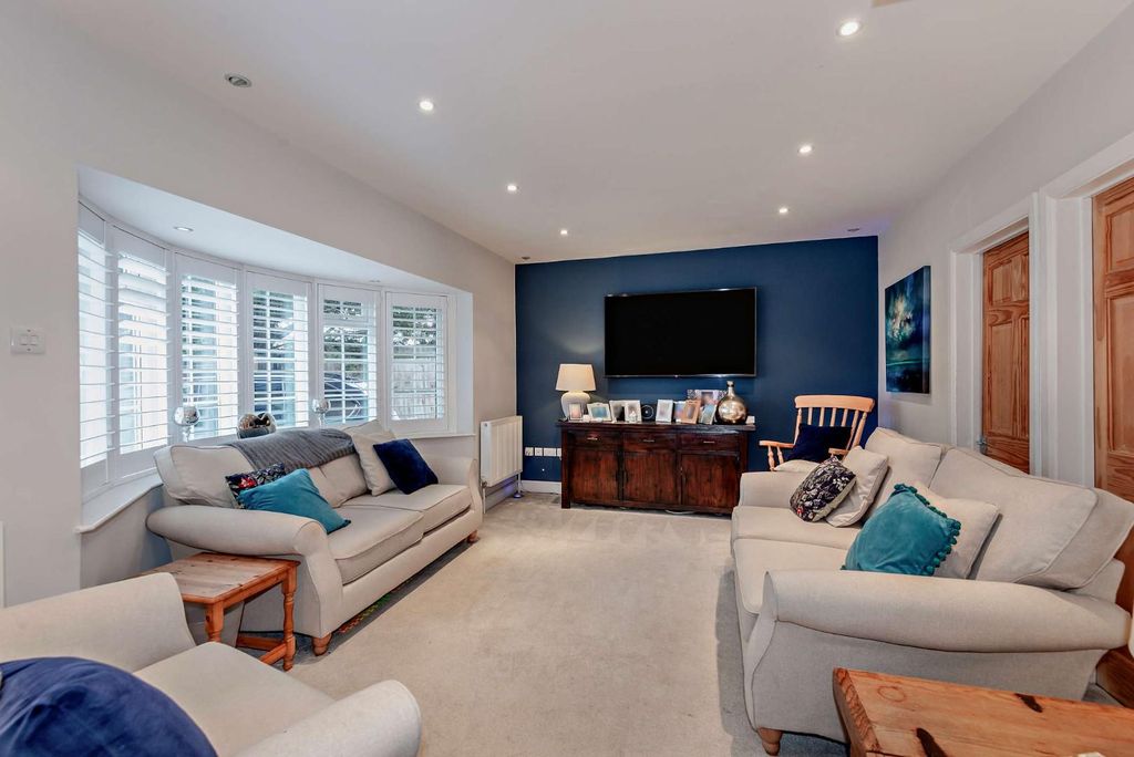 Additional image 8 of 5 bed detached house for saleThe Drive, Ashford TW15