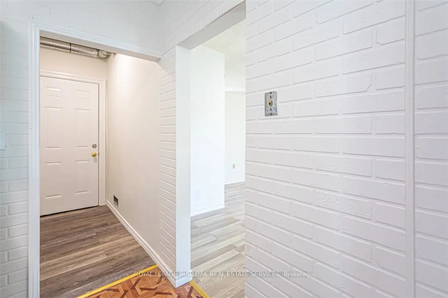 Additional image 16 of 2712 Upper James Street