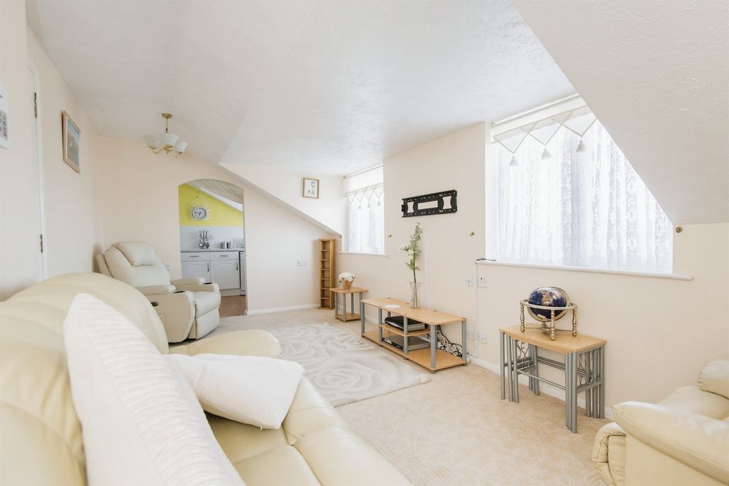 Additional image 3 of 1 bed flat for saleSherwood Close, Southampton SO16