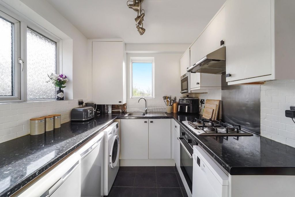 Additional image 9 of 3 bed maisonette for saleArdrossan Gardens, Worcester Park KT4