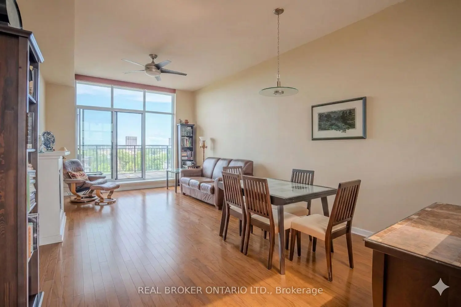 Additional image 10 of 150 Caroline Avenue 604