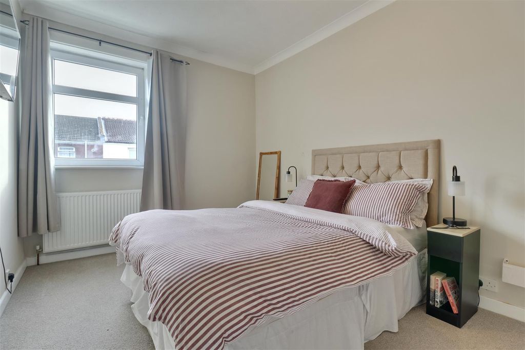 Additional image 7 of 3 bed property for saleDover Road, Portsmouth PO3