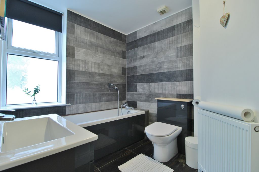 Additional image 6 of 1 bed flat for saleSouth Parade, Southsea PO5