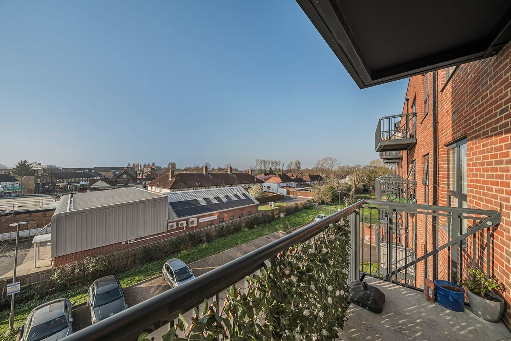 Additional image 17 of 2 bed flat for salePalmer Court, Pitcher Lane, Ashford TW15