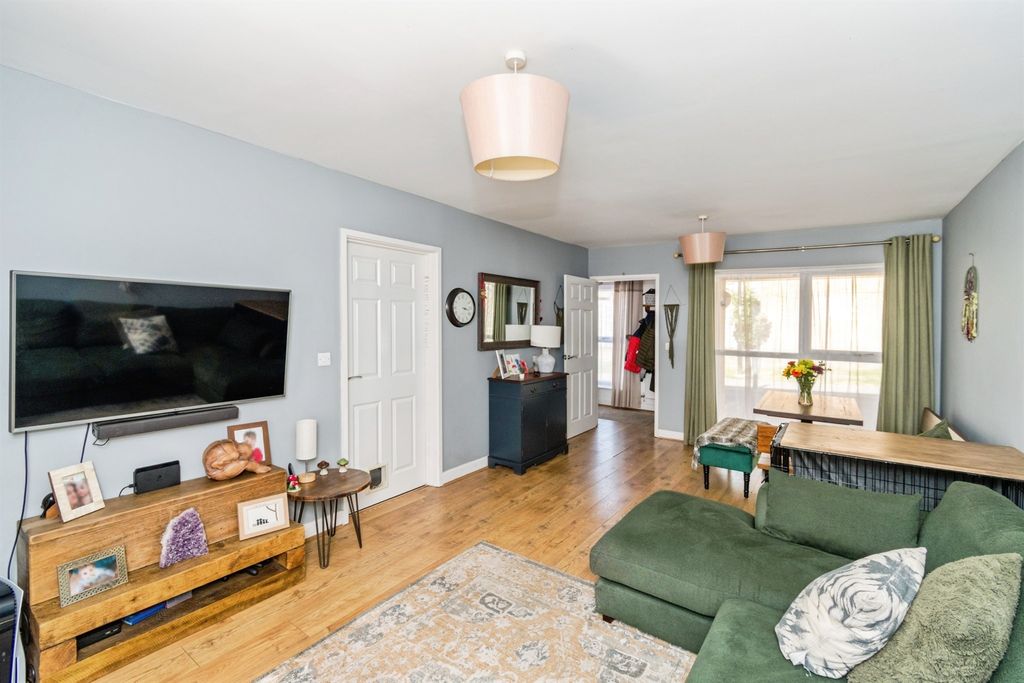 Additional image 3 of 3 bed terraced house for salePond View, Southampton SO18