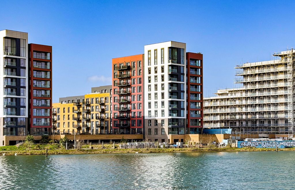 Additional image 2 of 3 bed flat for saleGranada House, Meridian Way, Southampton SO14