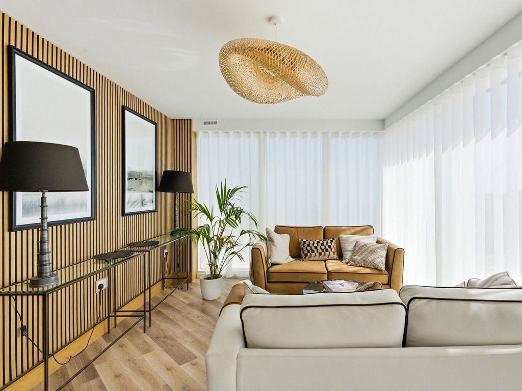 Additional image 14 of 2 bed flat for sale18 Farncombe Road, Worthing BN11