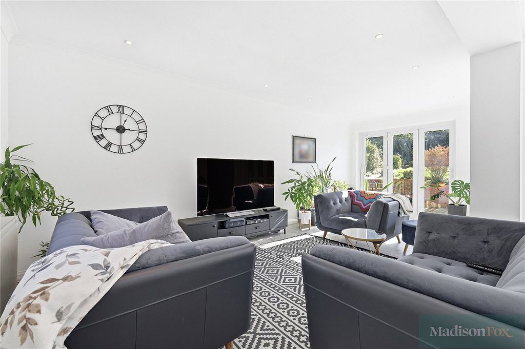 Additional image 2 of 4 bed detached house for saleKendal Close, Woodford Green IG8