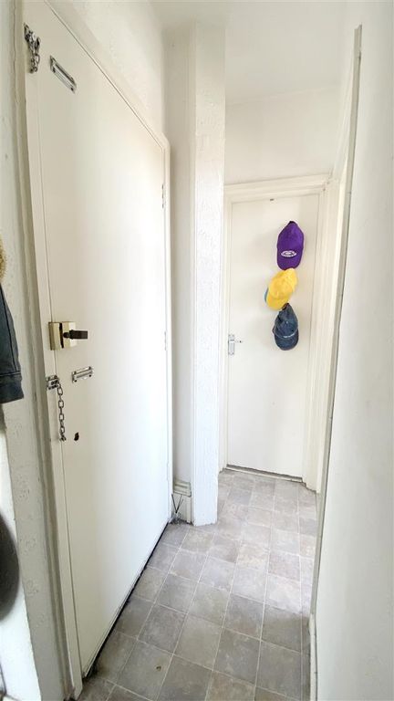 Additional image 9 of 1 bed flat for saleOrchard Road, Southsea PO4